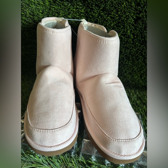 🩷🩷Old Navy Women's Pink Winter Boots size #8.5🩷🩷 - Picture 3 of 11